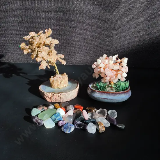 MIX OF CRYSTALS AND HANDCRAFTED CRYSTAL BONSAI TREES, TALLEST H 14 CM