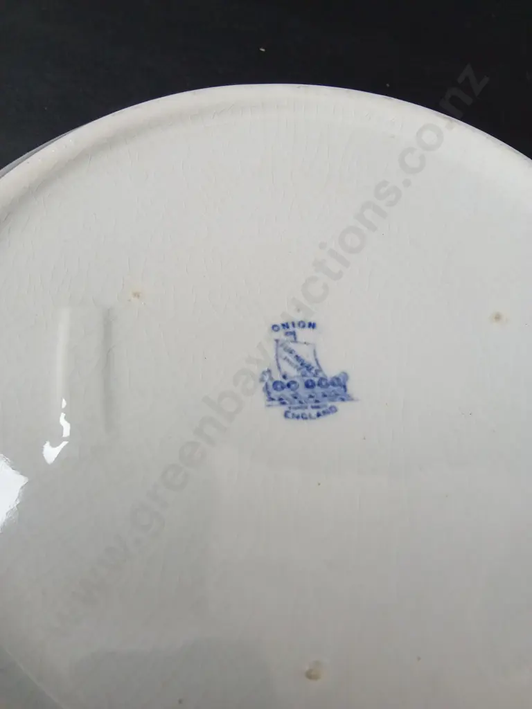 3 DISHES INCLUDING DENBY STONEWARE L21CM WITH MATCHING SIR AND PEPPER SHAKERS Image 1++