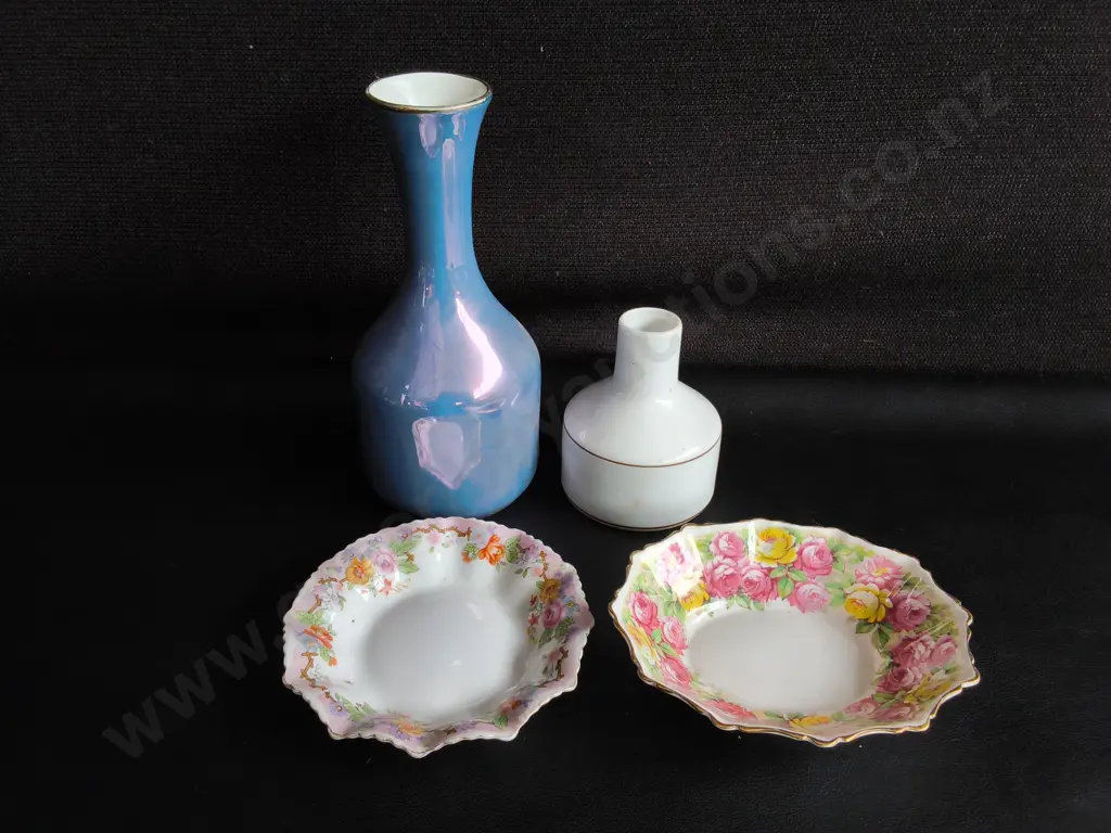 VINTAGE PORCELAIN DECOR, 4 PIECES, INCLUDING ROYAL STAFFORD ROSANNE DISH, BUTLER'S SELTMANN WEIDEN CERAMCI BOTTLE, ETC. Image 1++