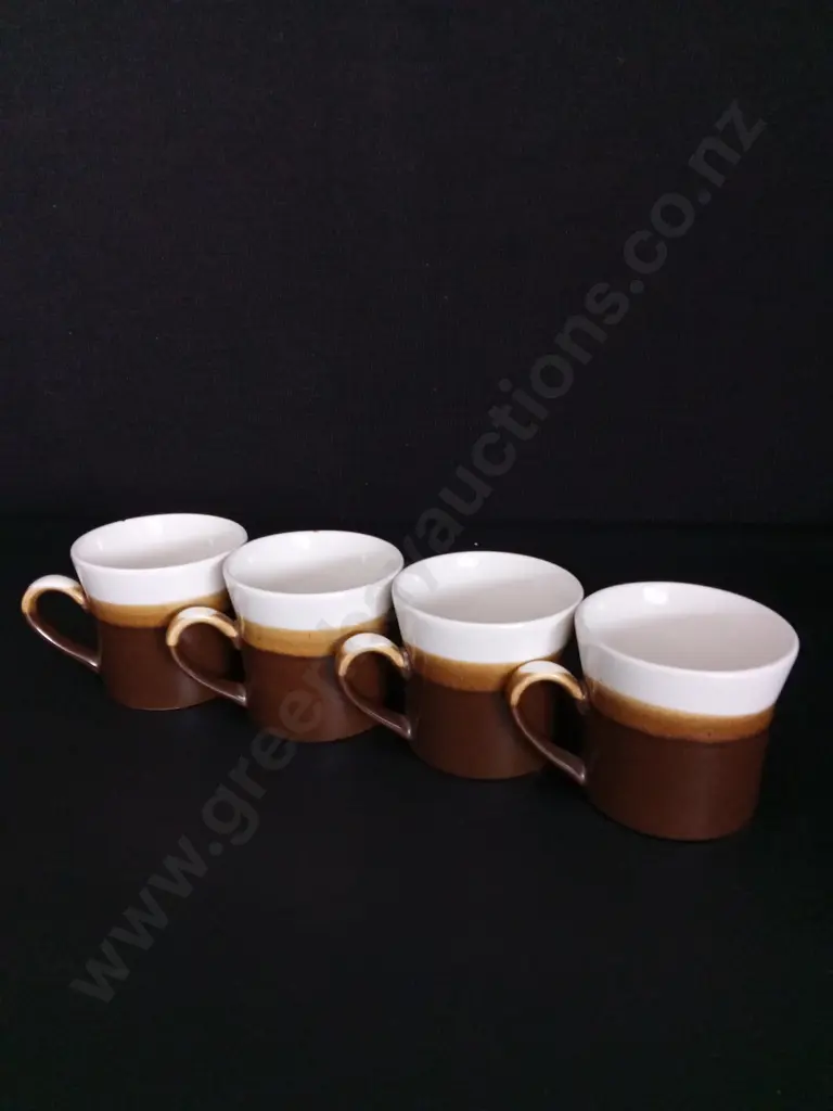 VINTAGE TEMUKA POTTERY COFFEE MUGS, SET OF 4 Image 1++