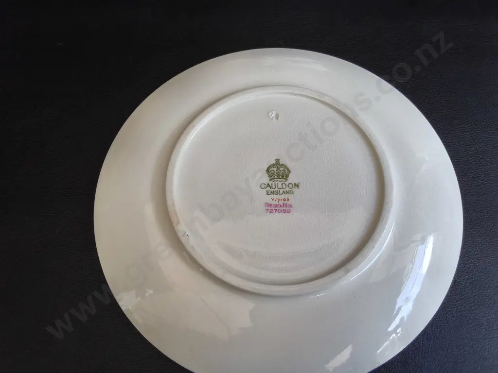 1927 CAULDON ENGLAND FINE BONE CHINA 3 PIECE TUREEN SET H 14 CM, AND VINTAGE SADLER CERAMIC GINGER JAR AND BELL H 16 CM Image 1++