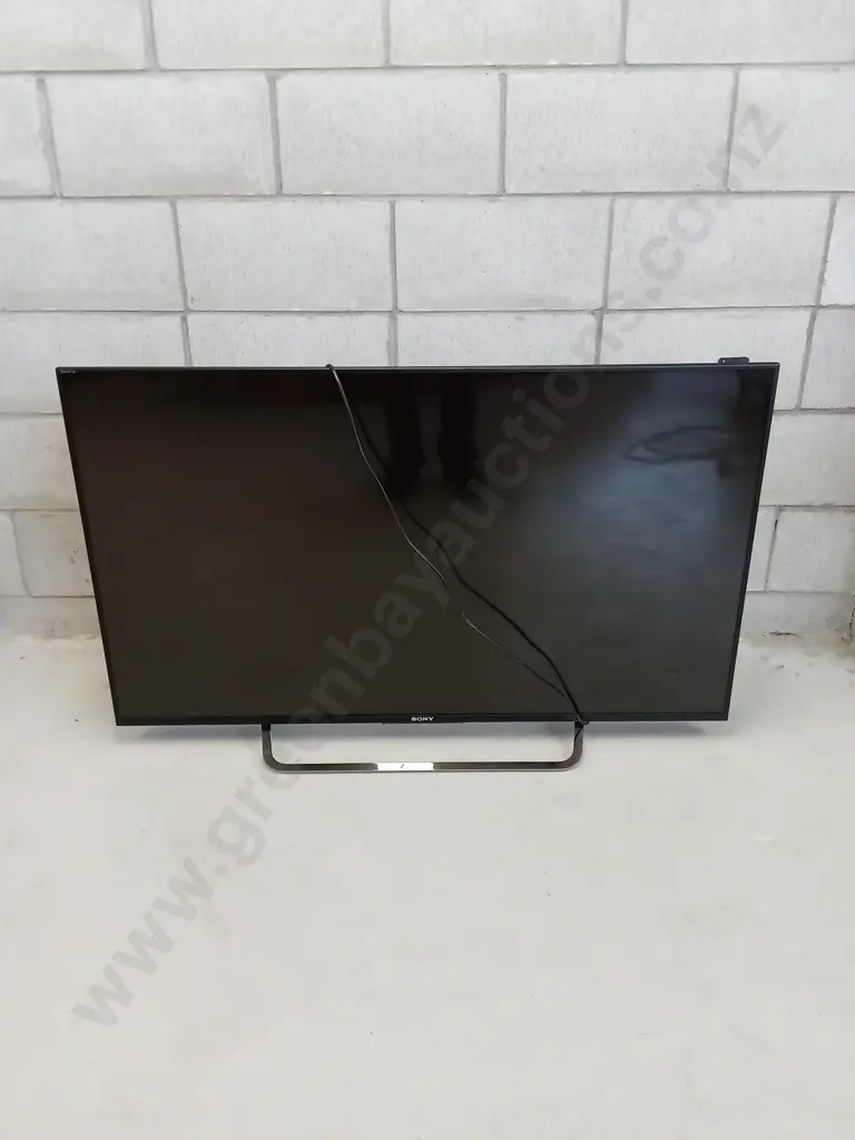 SONY SMART TV 49 INCH, WITH REMOTE Image 1++