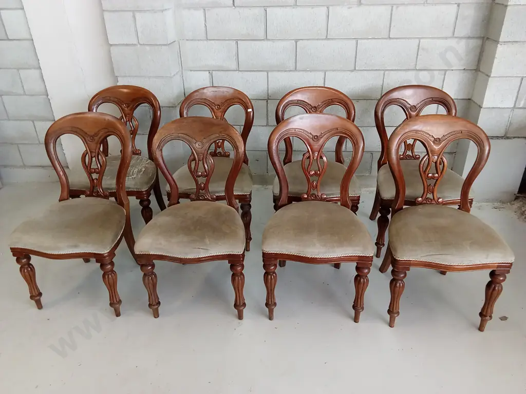 VINTAGE WOODEN 8 PERSON DINING SET WITH CUSHIONED SEATS, H 74CM X L 206CM X W 99CM Image 1++
