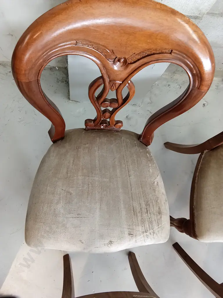 VINTAGE WOODEN 8 PERSON DINING SET WITH CUSHIONED SEATS, H 74CM X L 206CM X W 99CM Image 1++