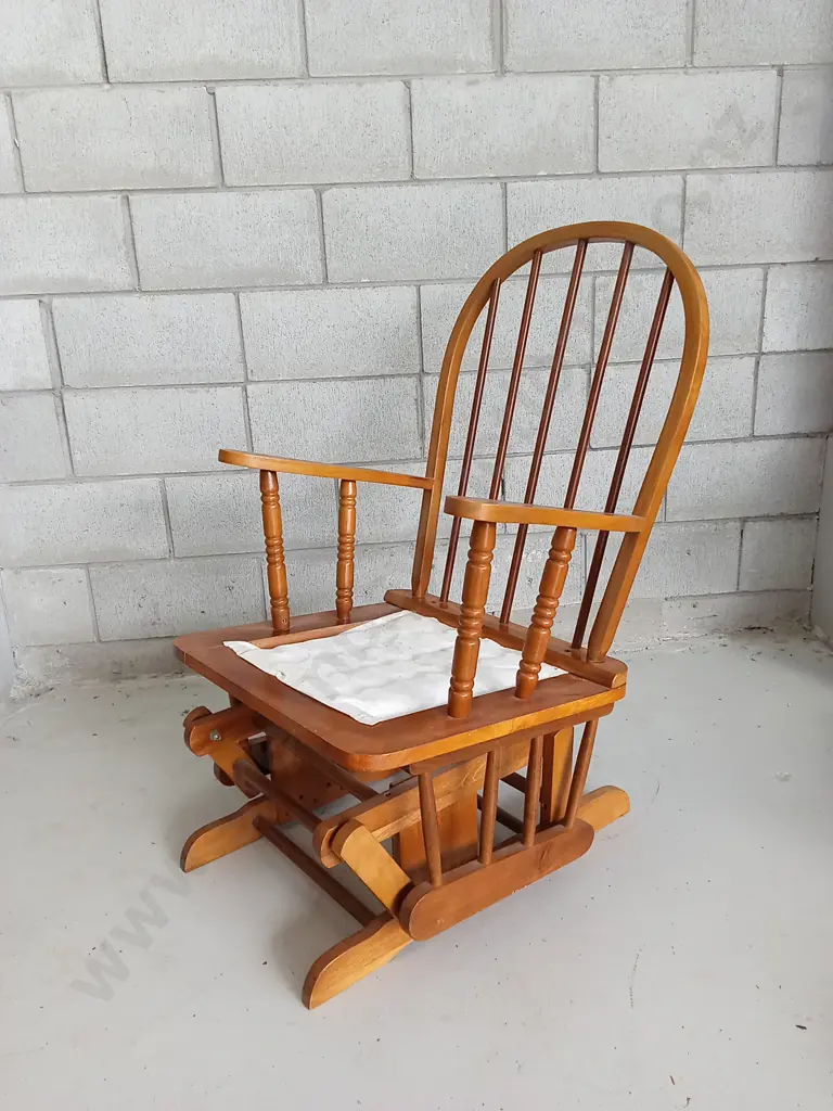 WOODEN GLIDER ROCKING CHAIR Image 1++