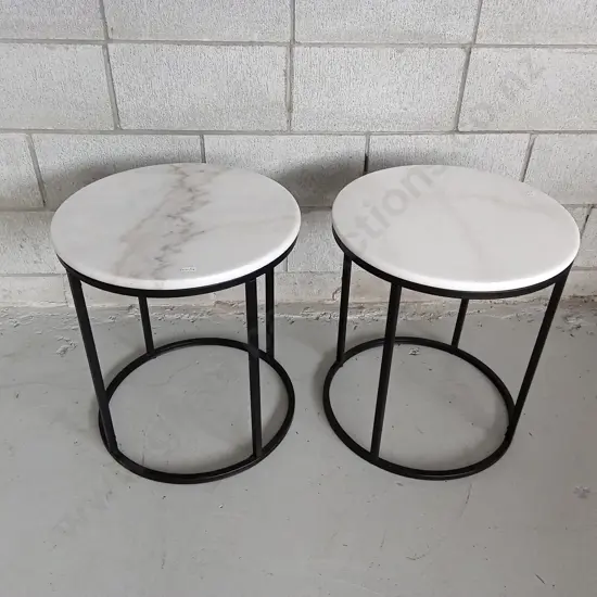 PAIR OF ROUND MARBLE SIDE TABLES WITH METAL FRAMES, 45CM DIAMETER