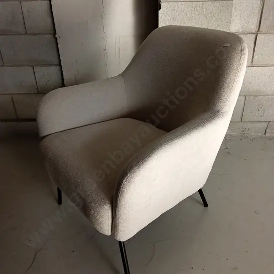 MODERN CUSHIONED ARMCHAIR WITH METAL LEGS, H 82CM