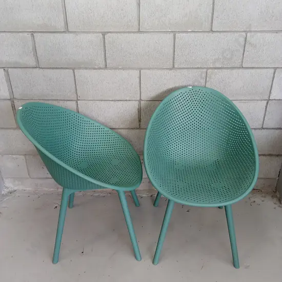 PAIR OF EGG SHAPED PLASTIC CHAIRS, H 83CM