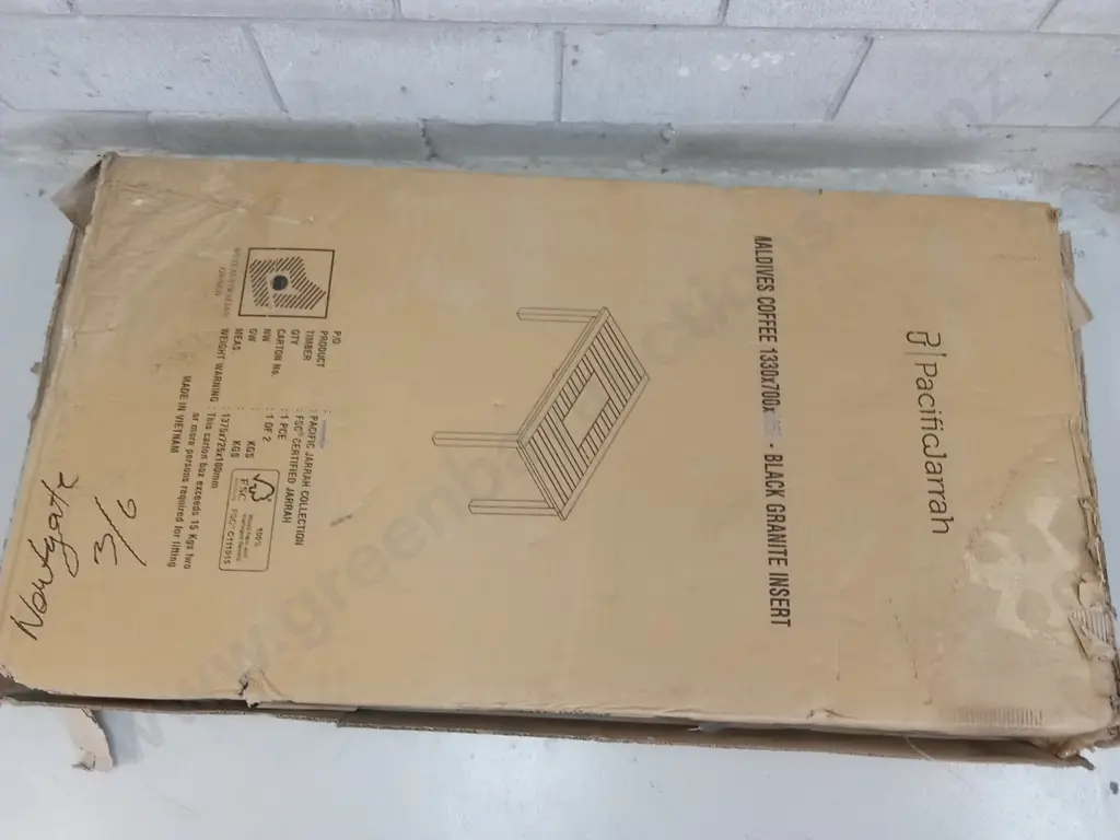 BRAND NEW JARRAH WOODEN TABLE, MISSING CENTRE INSERT (STILL IN BOX), H 70CM X L 133CM X W 70CM Image 1++