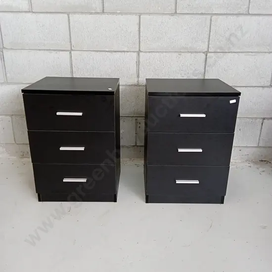 PAIR OF BLACK 3-DRAWER BEDSIDE TABLES, H 58CM X W 40CM X D 35CM