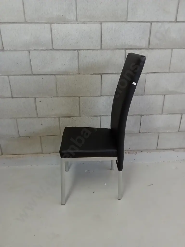 4 X MODERN BLACK FAUX-LEATHER DINING CHAIRS, H 111CM Image 1++