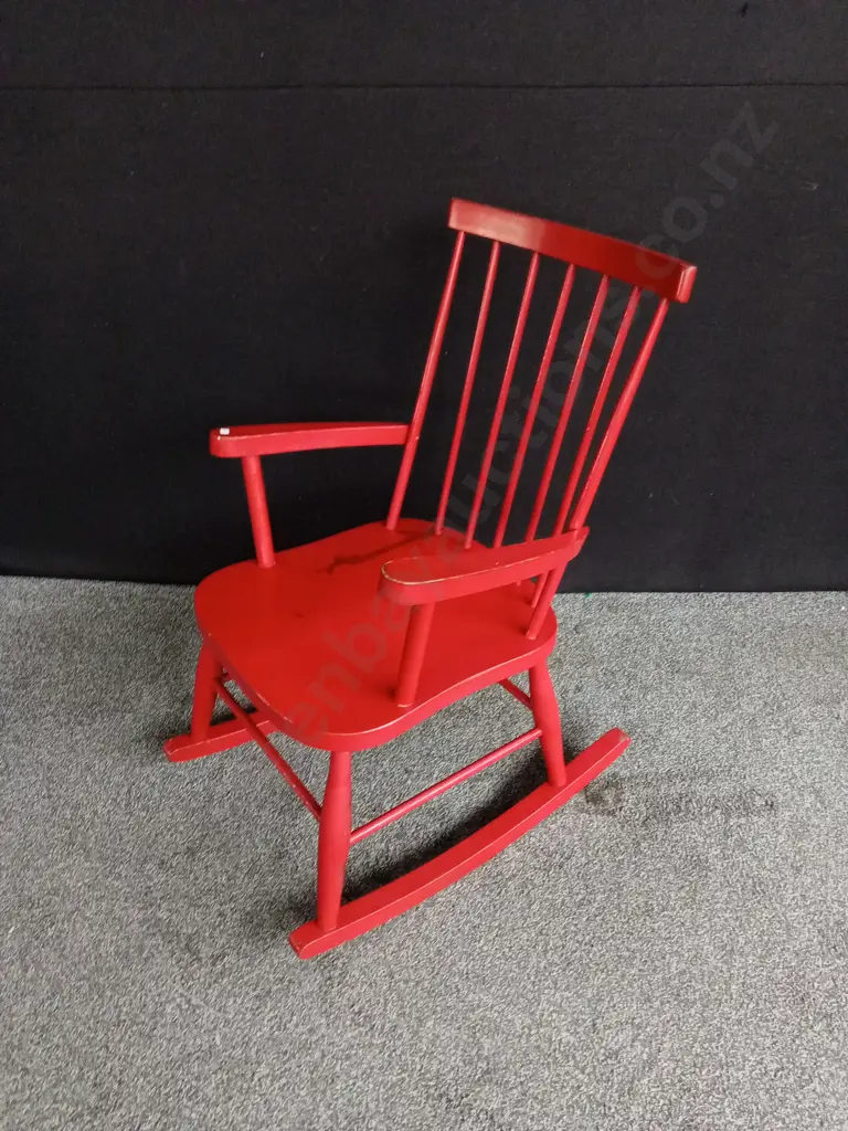 MID CENTURY DESIGN WOODEN ROCKING CHAIR Image 1++