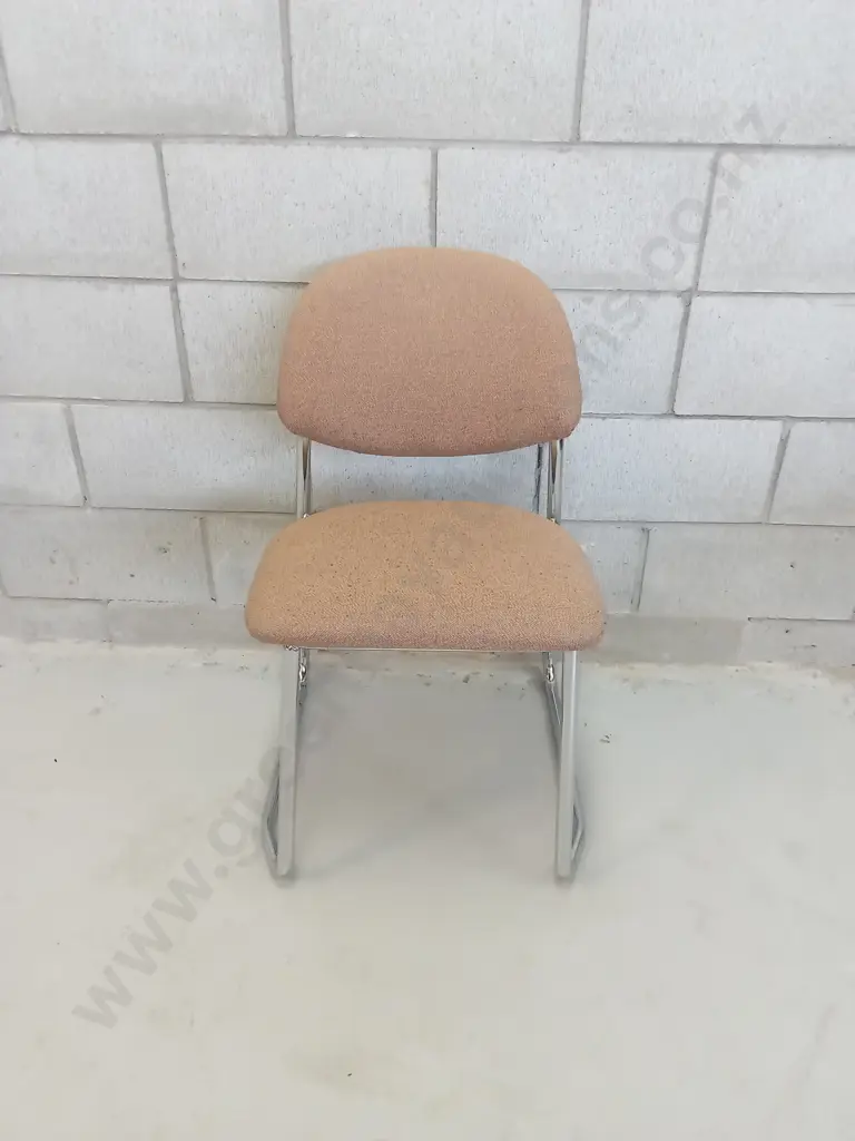 SET OF 5 FABRIC CUSHIONED CHAIRS. Image 1++