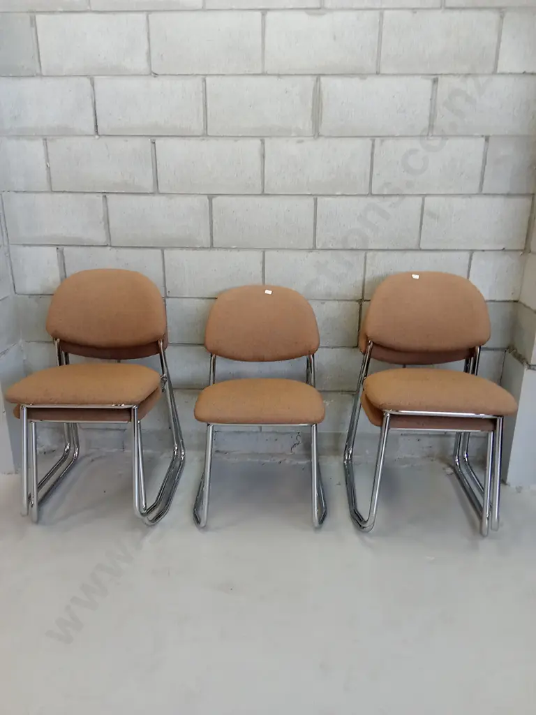 SET OF 5 FABRIC CUSHIONED CHAIRS. Image 1++