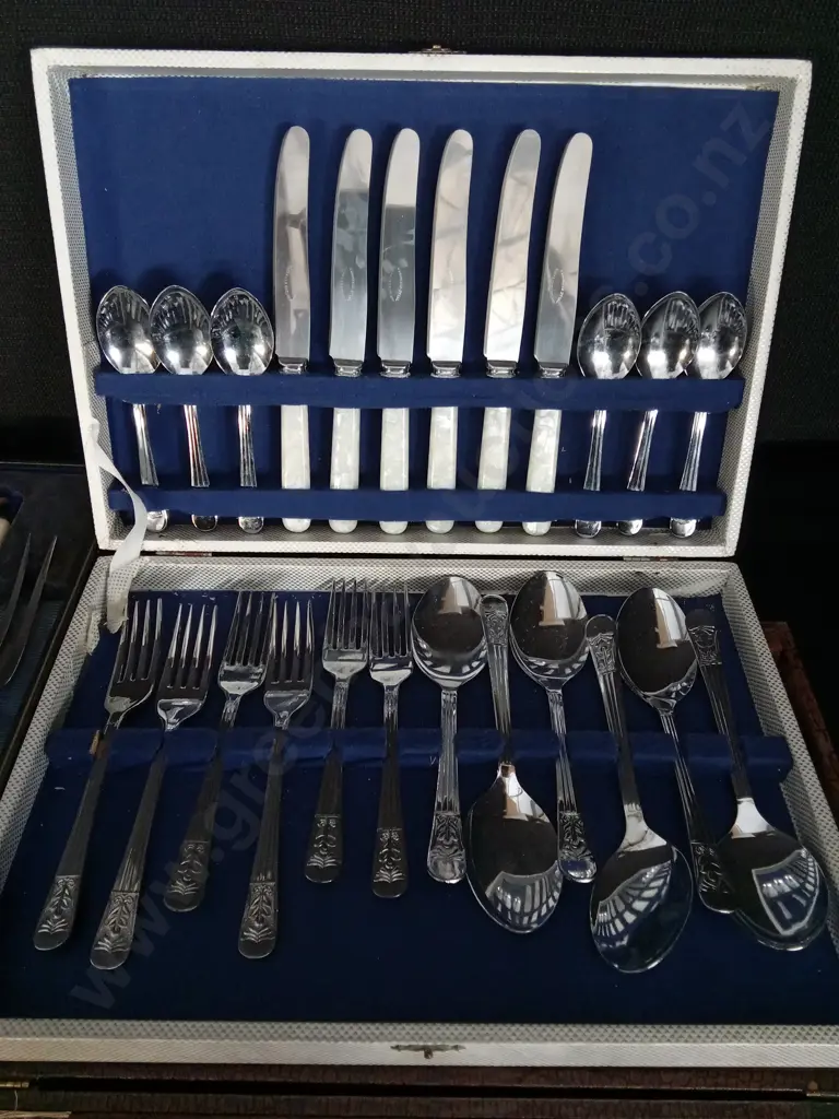 3 VINTAGE CUTLERY SETS INCLUDING FRANCIS GREAVES & SONS AND CHROMIUM PLATED SHEFFIELD Image 1++