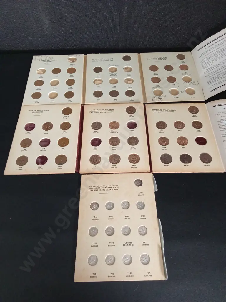 COLLECTION OF VINTAGE NEW ZEALAND COIN ALBUMS Image 1++