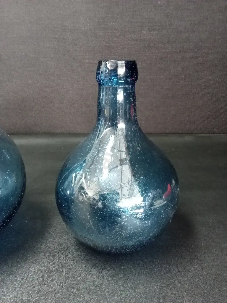 2 BLUE GLASS BALLOON VASES TALLEST H23CM Image 1++