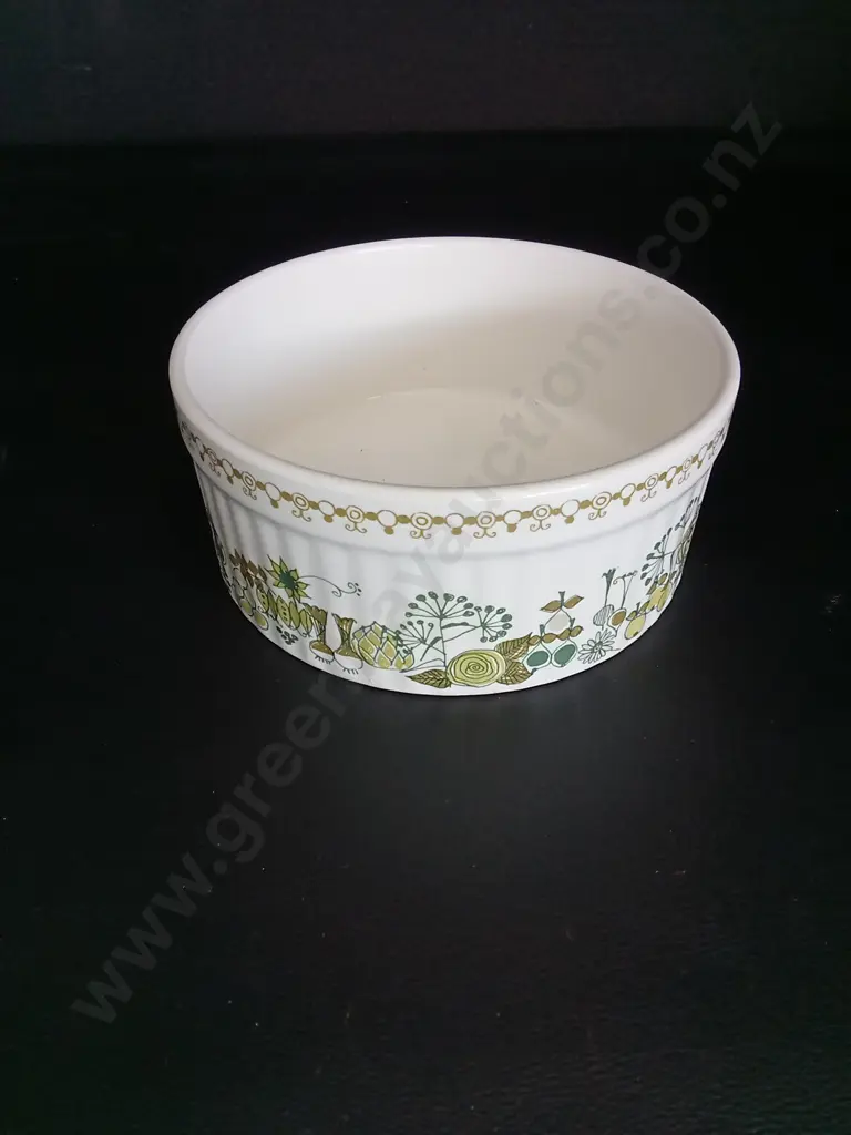 3 WEDGEWOOD DISHES, 8 KELSTON CERAMICS PLATES DIA 14CM AND A FIGGJO NORWAY DISH DIA 13CM Image 1++