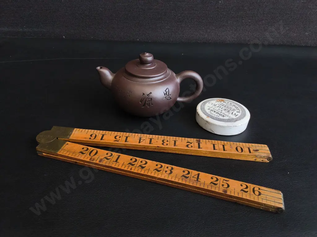 YIXING ZISHA PURPLE CLAY TEAPOT H 8 CM, VINTAGE POT LID, AND VINTAGE FOLDING RULER Image 1++