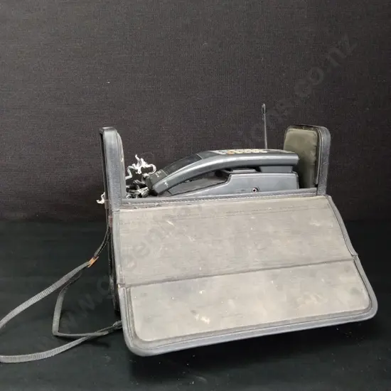 VINTAGE OKI CDL450 CELLUAR MOBILE TELEPHONE CIRCA 1989