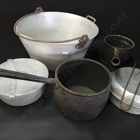 5 ALUMINIUM POTS LARGEST DIA 38CM