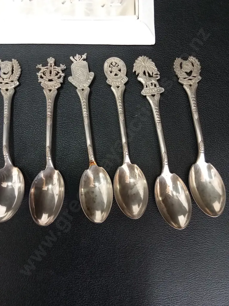 11 VINTAGE SOUVINER SPOONS AND 6 DESSERT SPOONS Image 1++