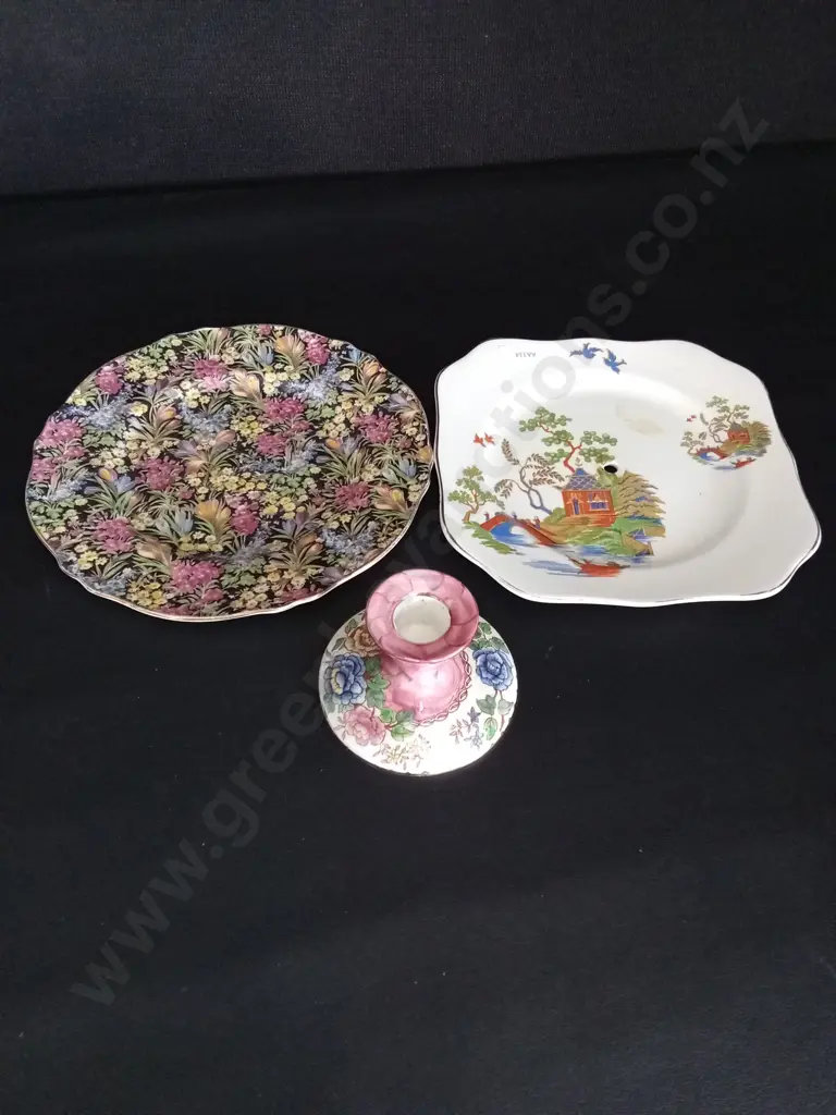 VINTAGE SOLIAN WARE PLATE DIA19CM, GRIMWADES PLATE DIA21CM AND A MALING CANDLESTICKS H6CM Image 1++