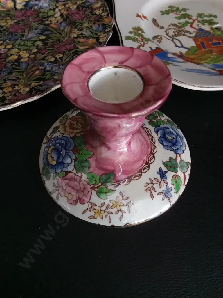 VINTAGE SOLIAN WARE PLATE DIA19CM, GRIMWADES PLATE DIA21CM AND A MALING CANDLESTICKS H6CM Image 1++