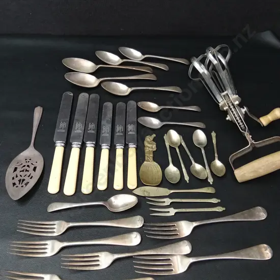 COLLECTION OF VINTAGE CUTLERY INCLUDING FIRTH STAINLESS, AND A HAND WHISK