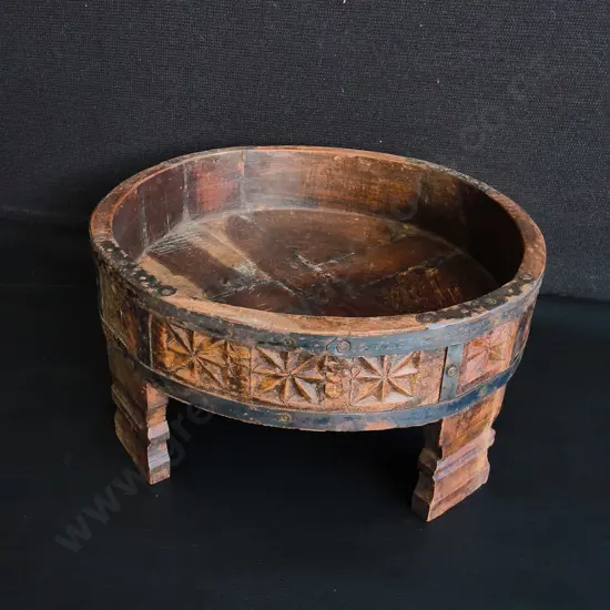 VINTAGE STYLE HAND CARVED INDIAN CHAKKI ROSER, PEDESTAL BOWL/ TRAY, H 14.5 CM X DIA 31 CM