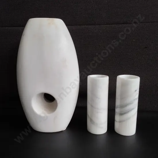 3 MODERNIST STYLE VASES, INCLUDING PAIR OF WHITE MARBLE VASES, TALLEST H 30 CM