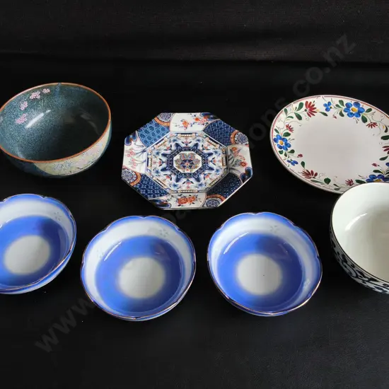MIX OF VINTAGE JAPANESE AND EAST ASIAN CERAMICS, INCLUDING IMARI PLATE, 7 PIECES