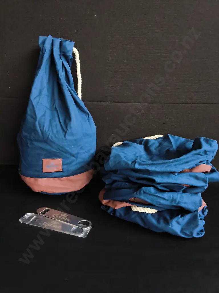 CORONA MERCHANDISE, 6 DRAWSTRING BAGS H 53 CM, AND TWO BOTTLE OPENERS Image 1++