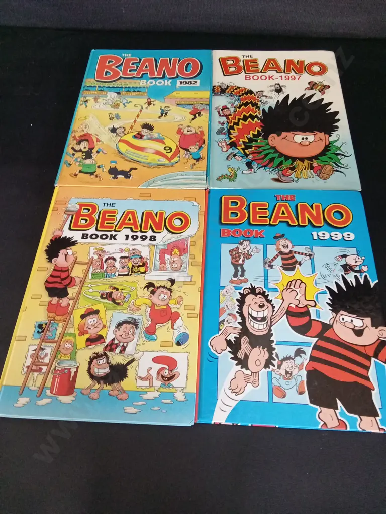 4 VINTAGE THE BEANO BOOKS Image 1++