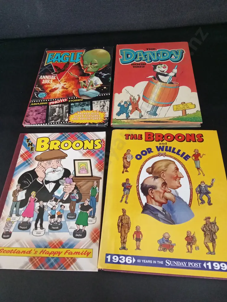4 VINTAGE COMIC BOOKS Image 1++