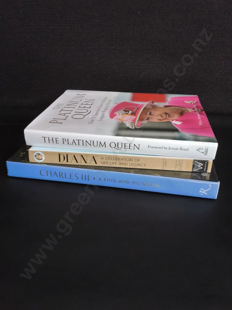 3 BOOKS ON THE ROYAL FAMILY Image 1++
