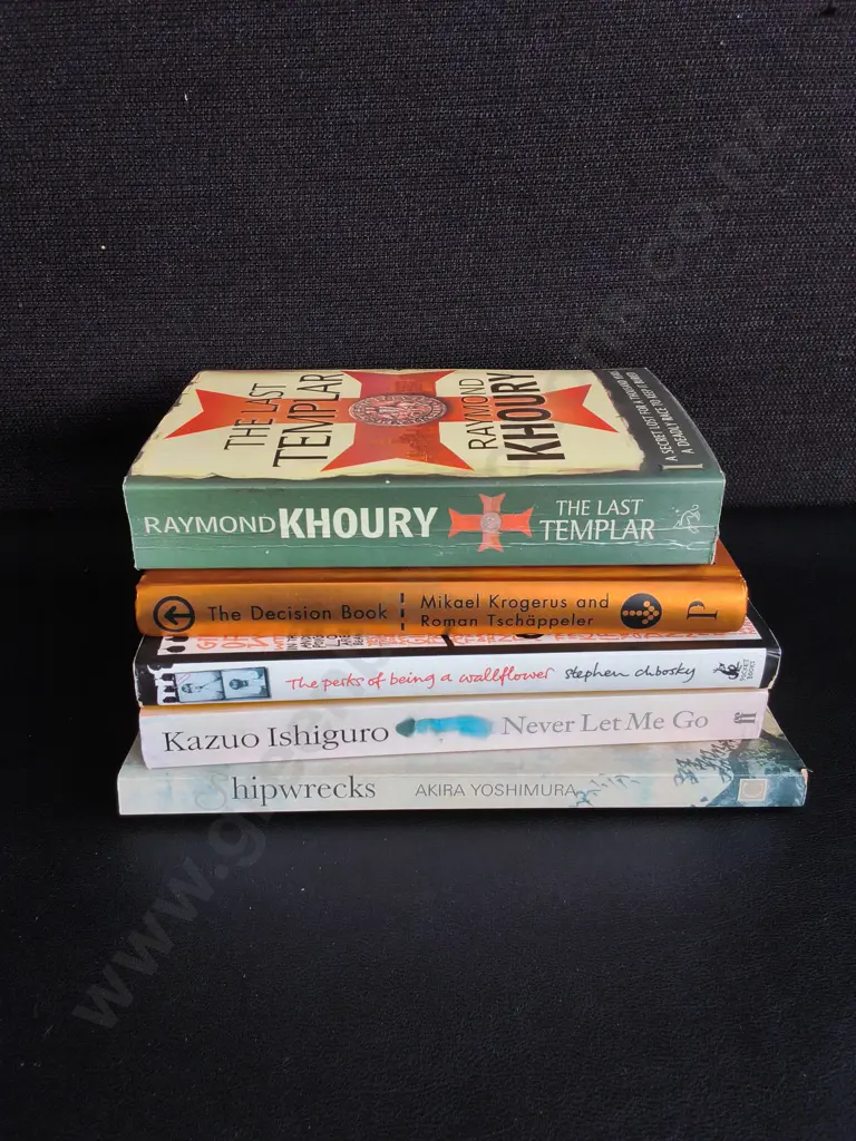 MIX OF BOOKS, 5 PIECES Image 1++