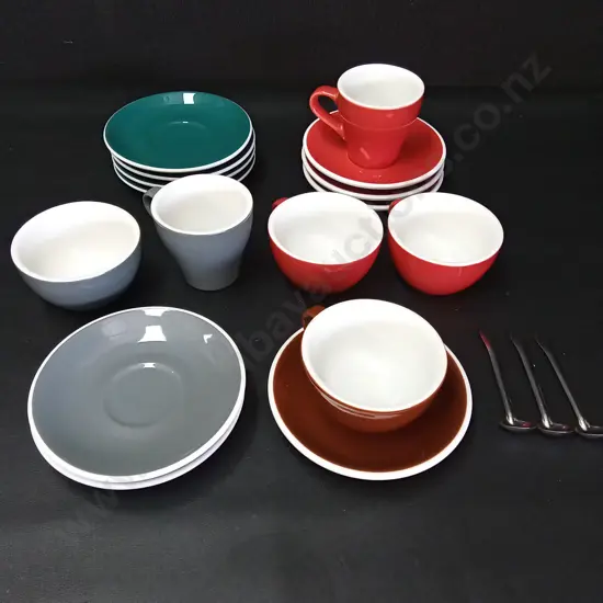 16 PIECE ACME TEAWARE