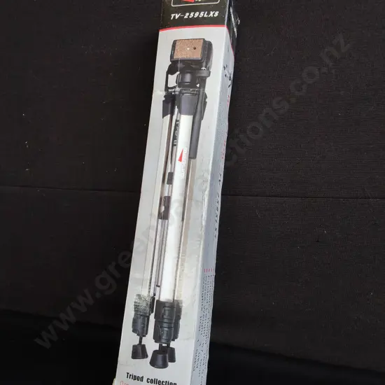 MARUMI DIGITAL PRO TELESCOPIC TRIPOD, BRAND NEW