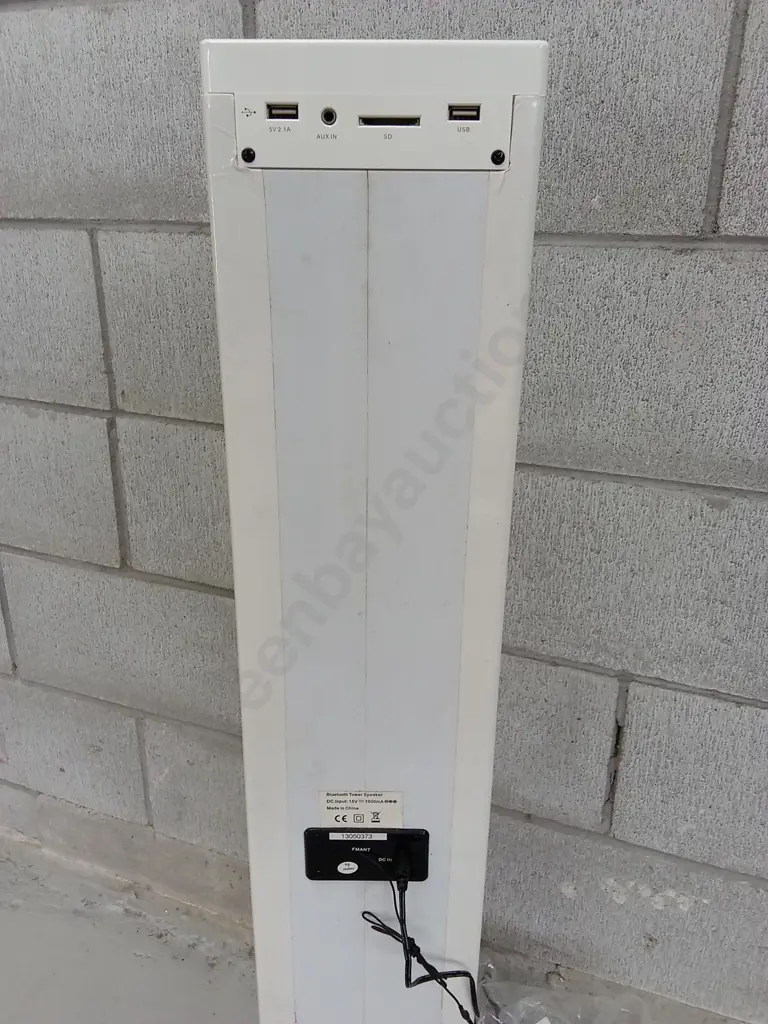 BLUETOOTH TOWER SPEAKER, VODKA CRUISER (WORKING) 1M TALL Image 1++