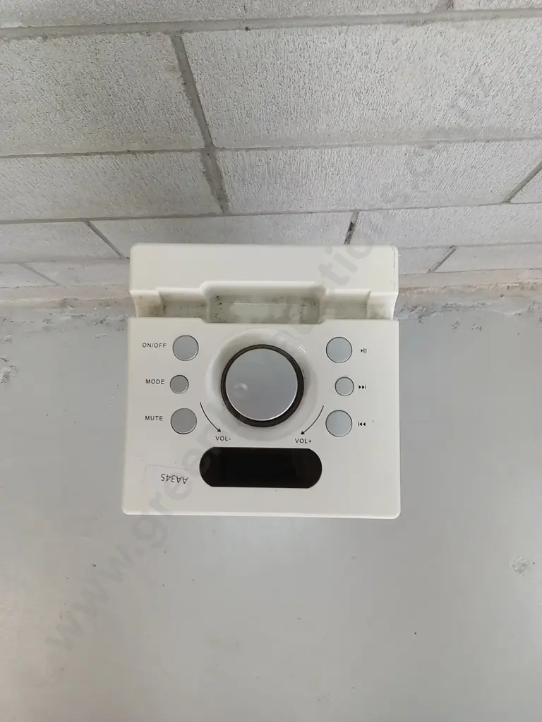 BLUETOOTH TOWER SPEAKER, VODKA CRUISER (WORKING) 1M TALL Image 1++