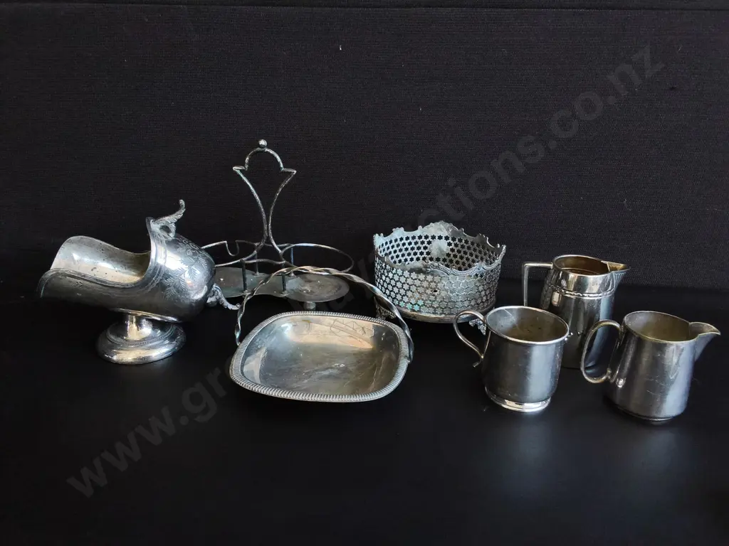 ANTIQUE AND VINTAGE SILVER PLATE TABLEWARE, TALLEST H 17.5 CM, 7 PIECES Image 1++