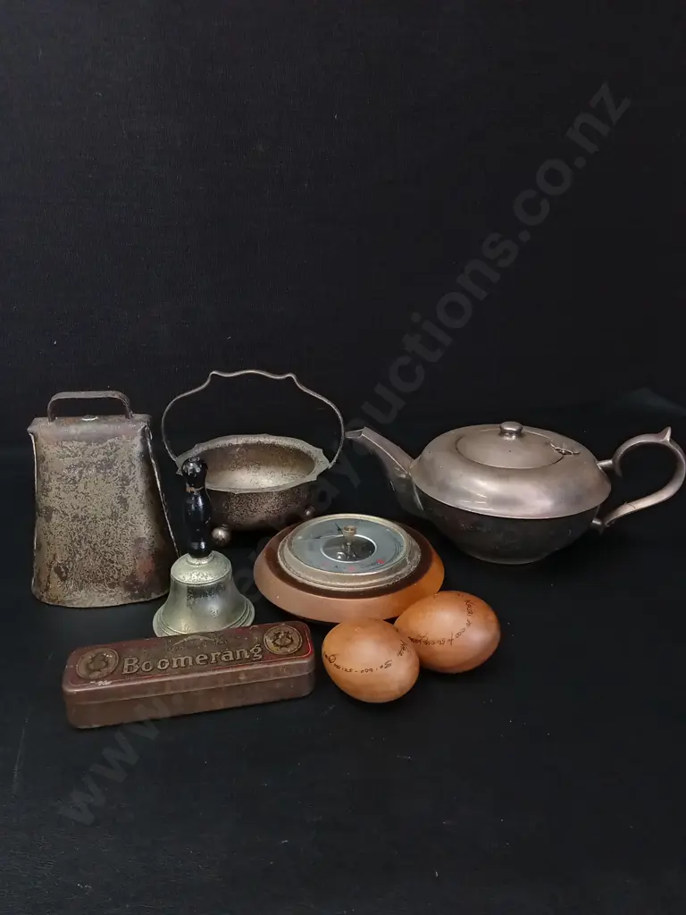 8 VINTAGE ITEMS Image 1++