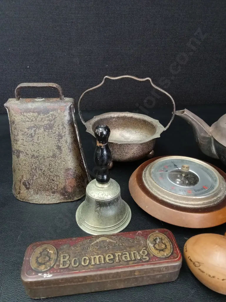 8 VINTAGE ITEMS Image 1++