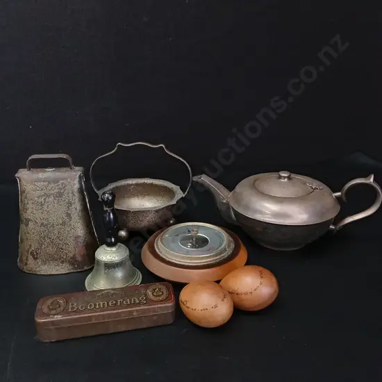 8 VINTAGE ITEMS