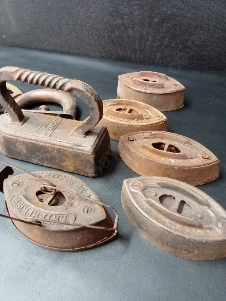 VINTAGE CAST IRON TRIVETS AND IRONS Image 1++