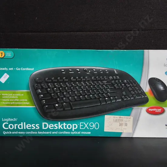BRAND NEW CORDLESS DESKTOP KEYBOARD AND MOUSE