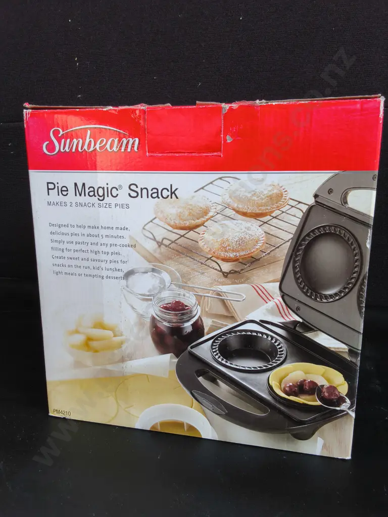 BRAND NEW SUNBEAM PIE MAGIC SNACK PIE MAKER, BOXED Image 1++