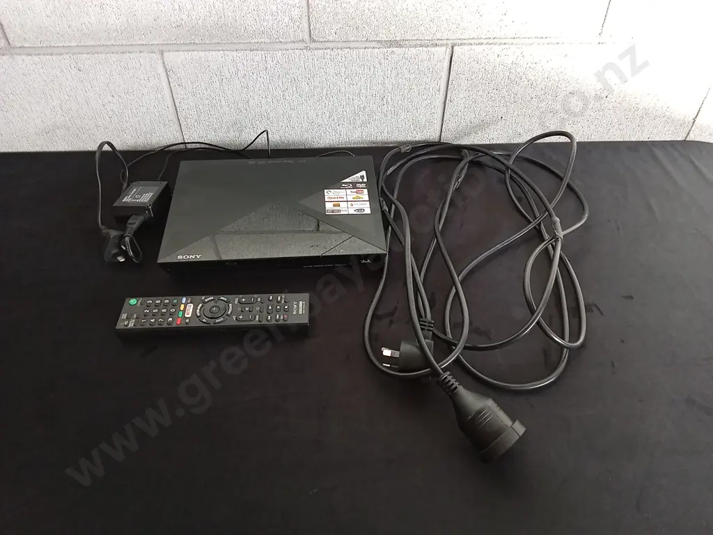 WORKING SONY BLU-RAY DVD PLAYER WITH REMOTE AND 5M EXTENSION CORD Image 1++