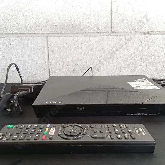 WORKING SONY BLU-RAY DVD PLAYER WITH REMOTE AND 5M EXTENSION CORD